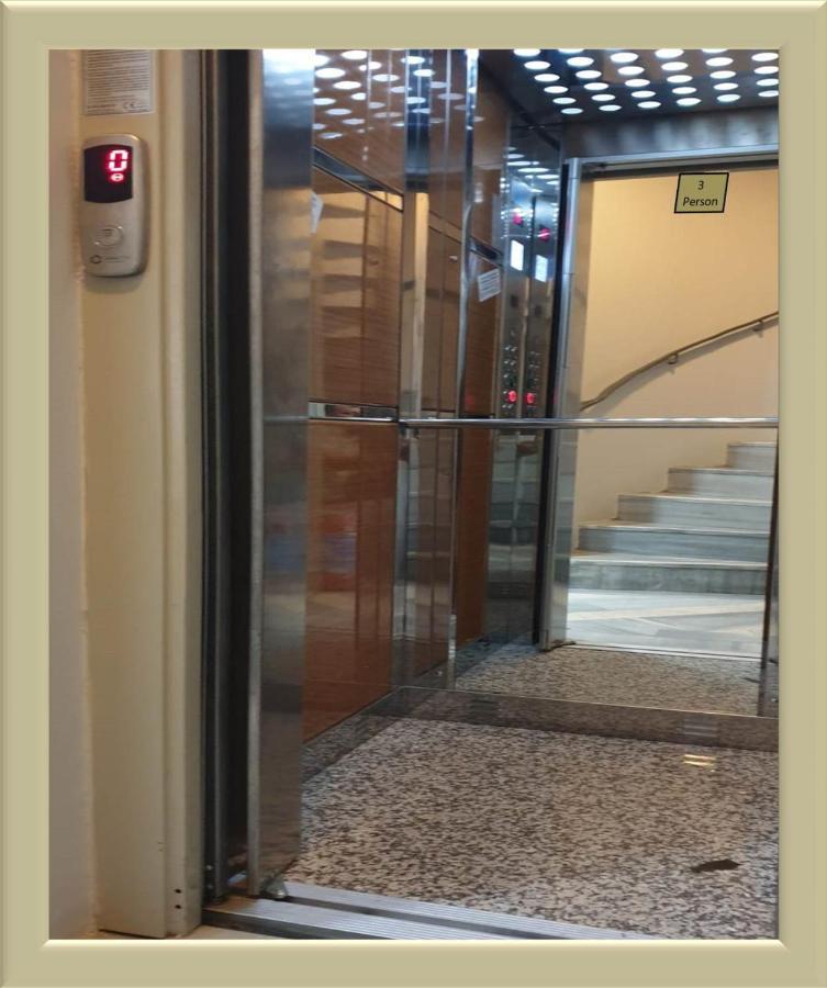 Away Hotel Istanbul Exterior foto